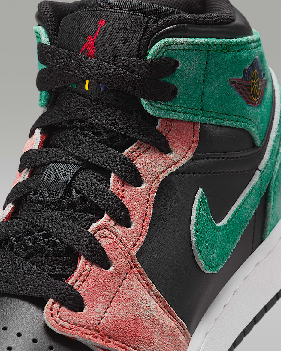 Air Jordan 1 Mid SE Older Kids Shoes